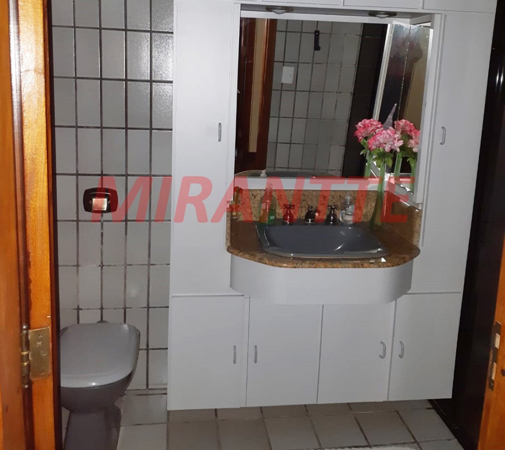 Sobrado com 3 quartos em Vila Tibagi