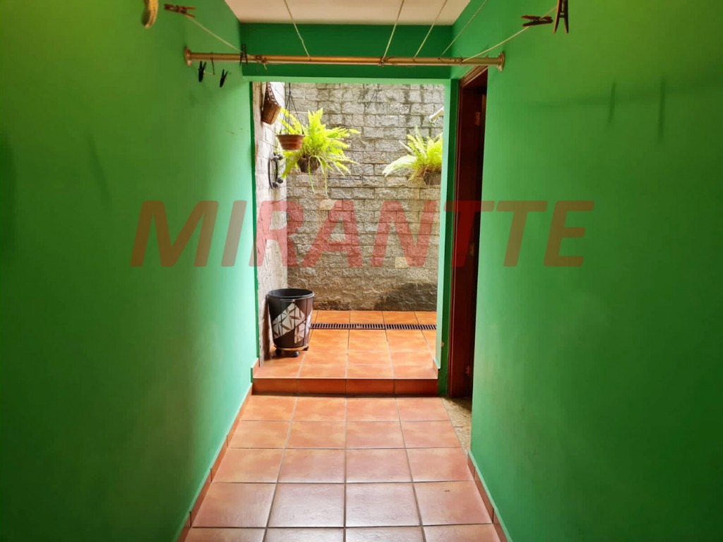 Sobrado com 3 quartos em Vila Tibagi