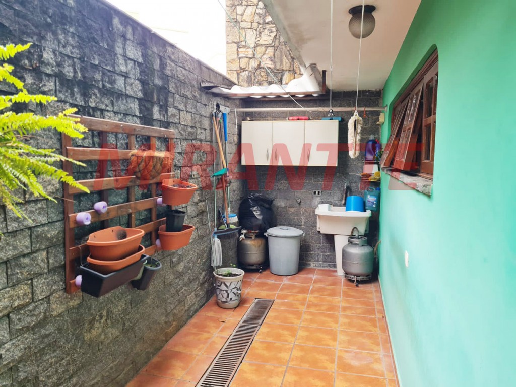 Sobrado com 3 quartos em Vila Tibagi