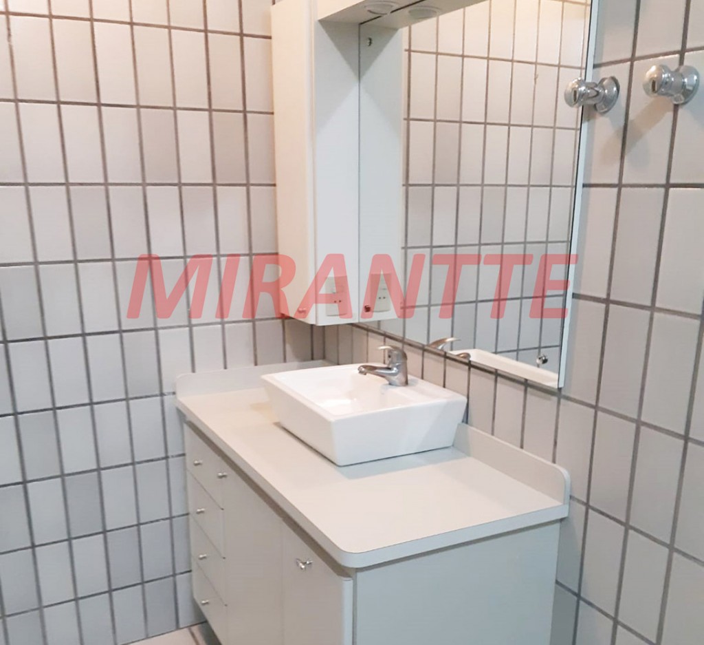 Sobrado com 3 quartos em Vila Tibagi