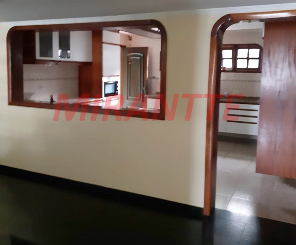 Sobrado com 3 quartos em Vila Tibagi