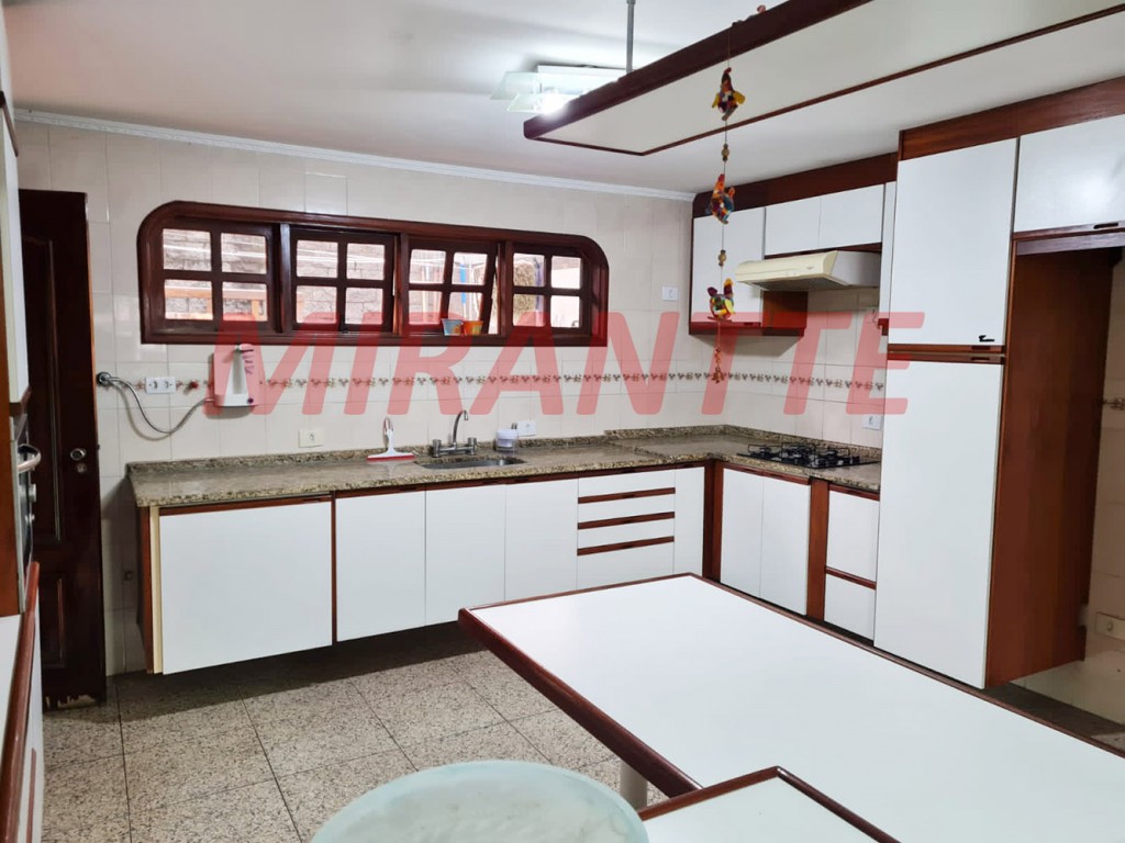 Sobrado com 3 quartos em Vila Tibagi