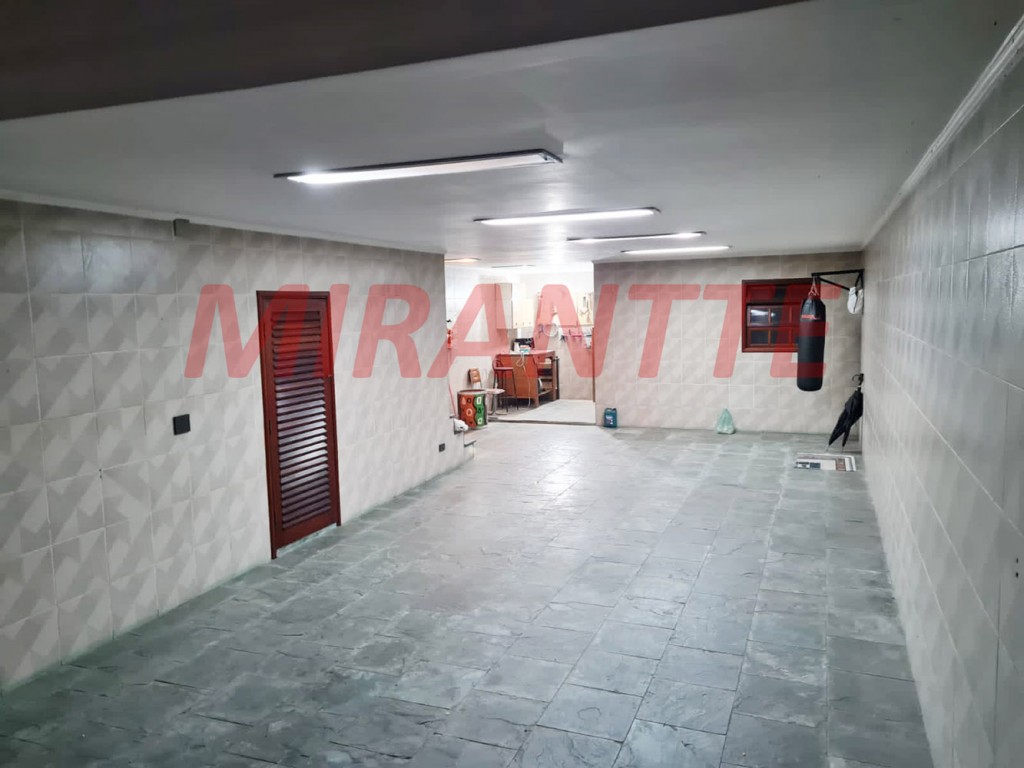Sobrado com 3 quartos em Vila Tibagi