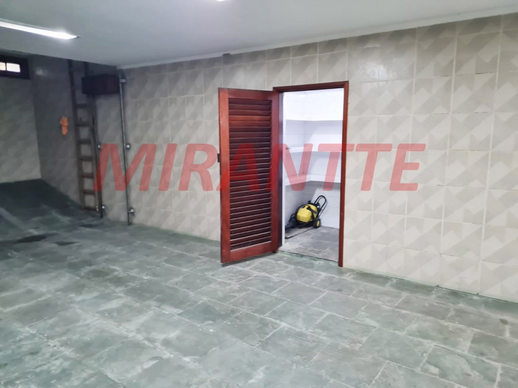 Sobrado com 3 quartos em Vila Tibagi