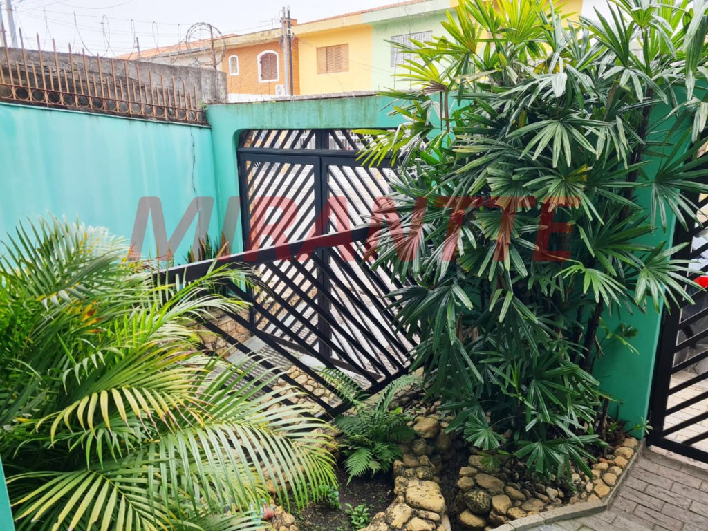 Sobrado com 3 quartos em Vila Tibagi