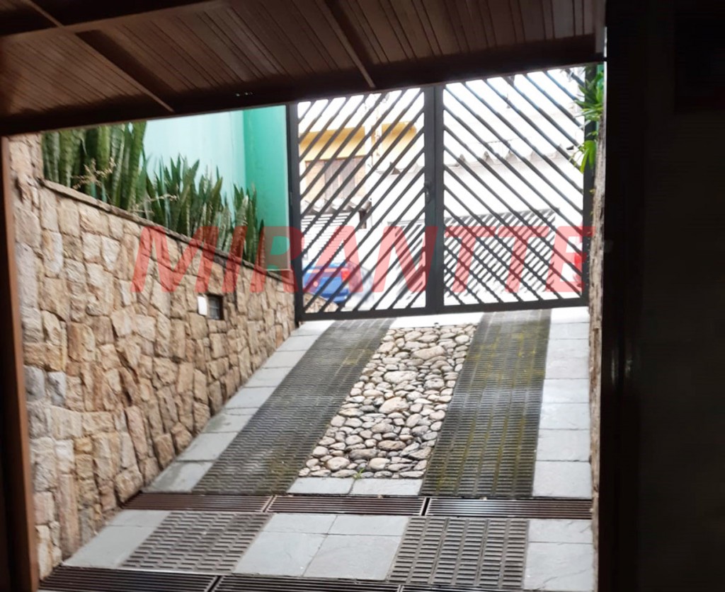 Sobrado com 3 quartos em Vila Tibagi