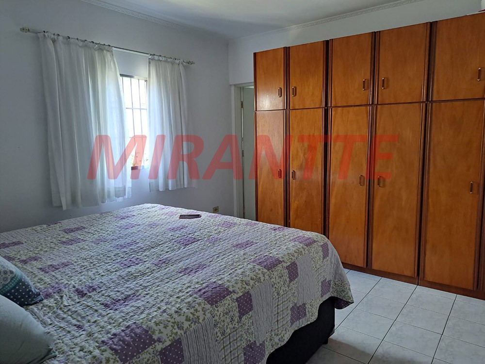 Sobrado de 210m² com 3 quartos em Vila Nova Mazzei