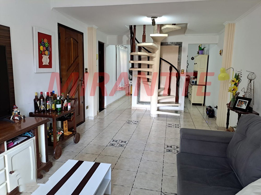 Sobrado de 210m² com 3 quartos em Vila Nova Mazzei