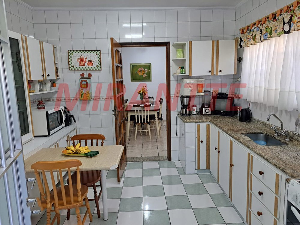 Sobrado de 210m² com 3 quartos em Vila Nova Mazzei