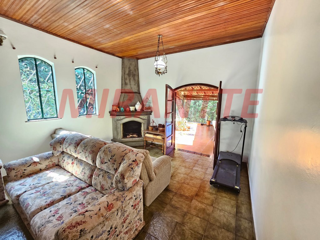 Sobrado de 360m² com 3 quartos em Serra Da Cantareira
