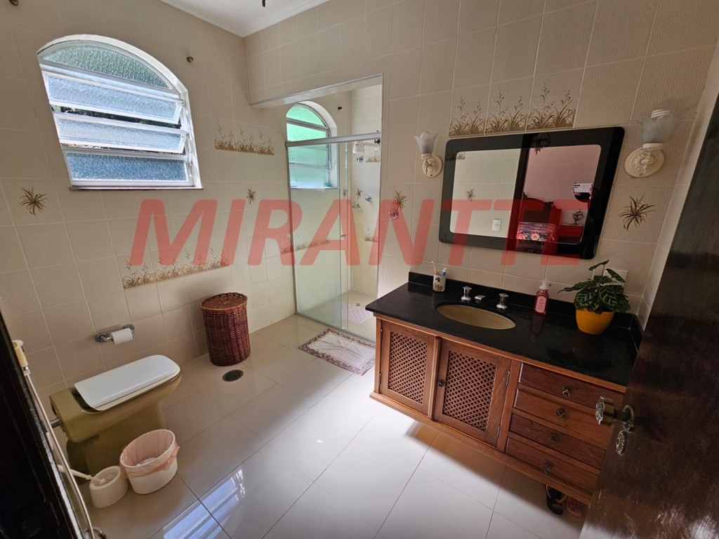 Sobrado de 360m² com 3 quartos em Serra Da Cantareira