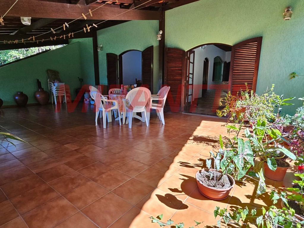 Sobrado de 360m² com 3 quartos em Serra Da Cantareira