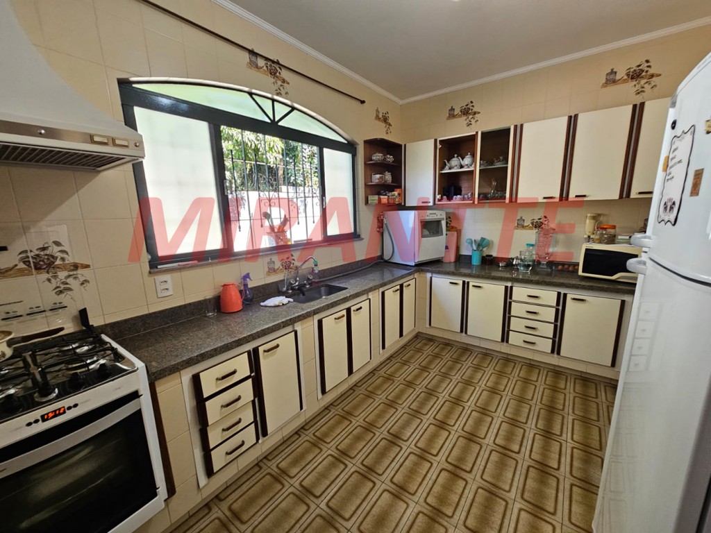 Sobrado de 360m² com 3 quartos em Serra Da Cantareira