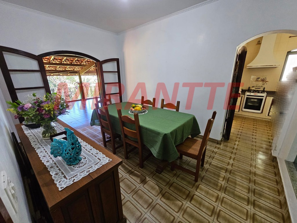 Sobrado de 360m² com 3 quartos em Serra Da Cantareira