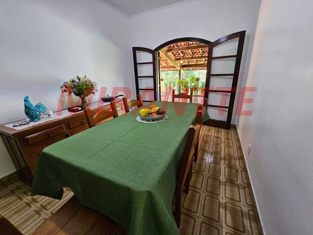 Sobrado de 360m² com 3 quartos em Serra Da Cantareira