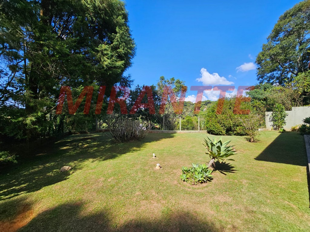 Sobrado de 360m² com 3 quartos em Serra Da Cantareira