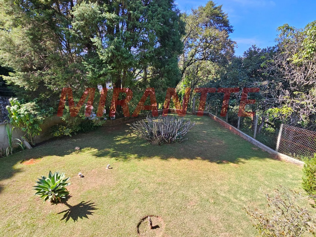 Sobrado de 360m² com 3 quartos em Serra Da Cantareira