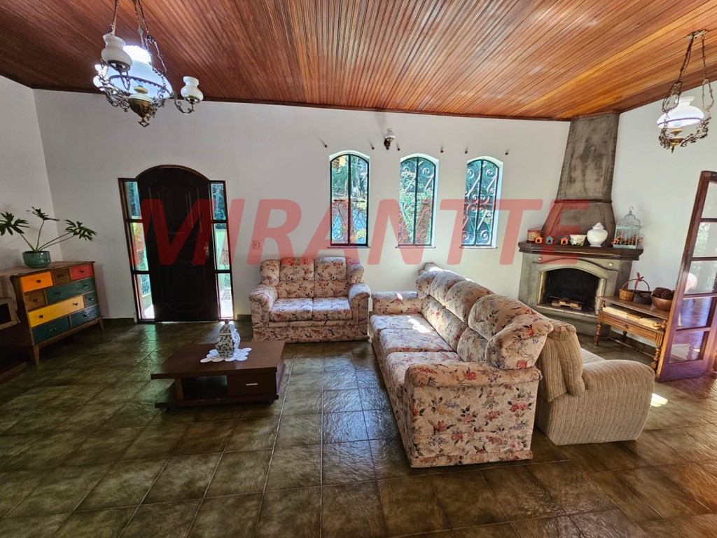 Sobrado de 360m² com 3 quartos em Serra Da Cantareira