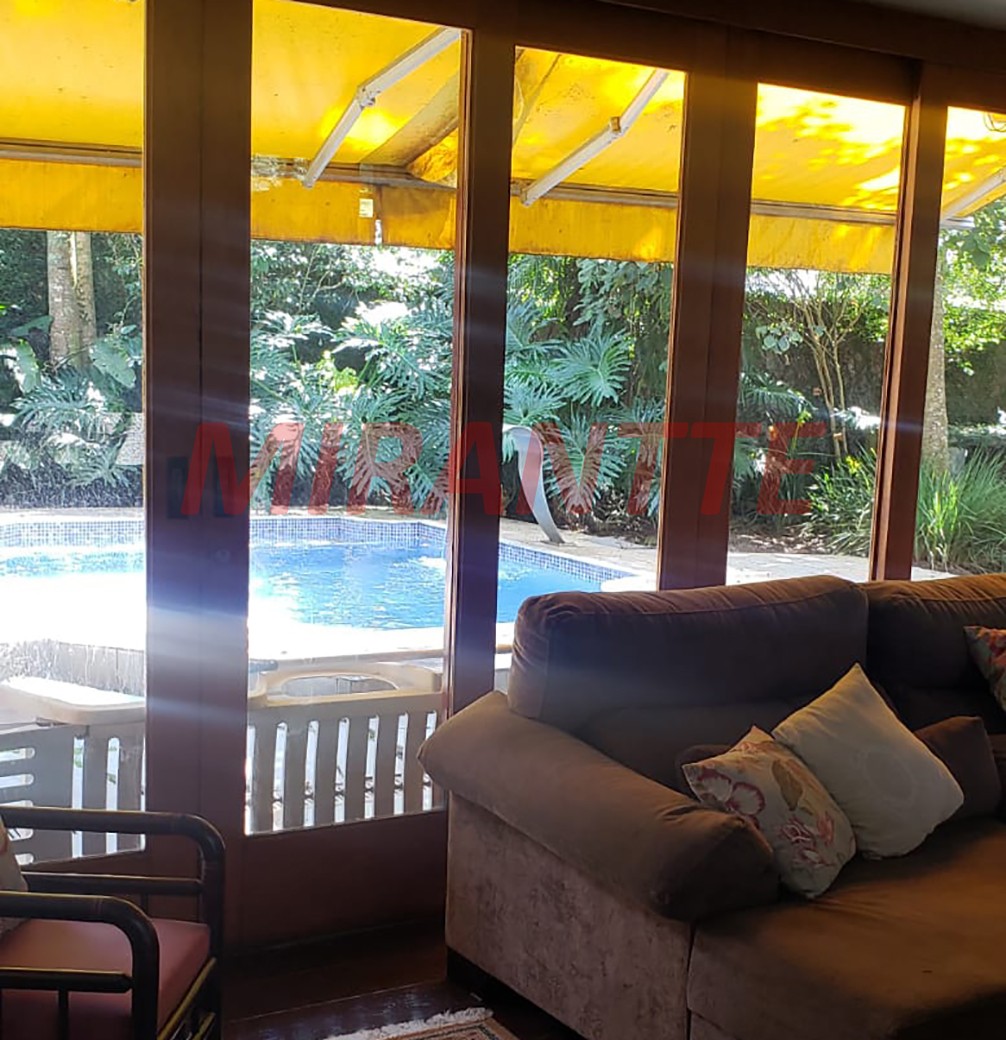 Sobrado de 500m² com 4 quartos em Jardim Ibiratiba