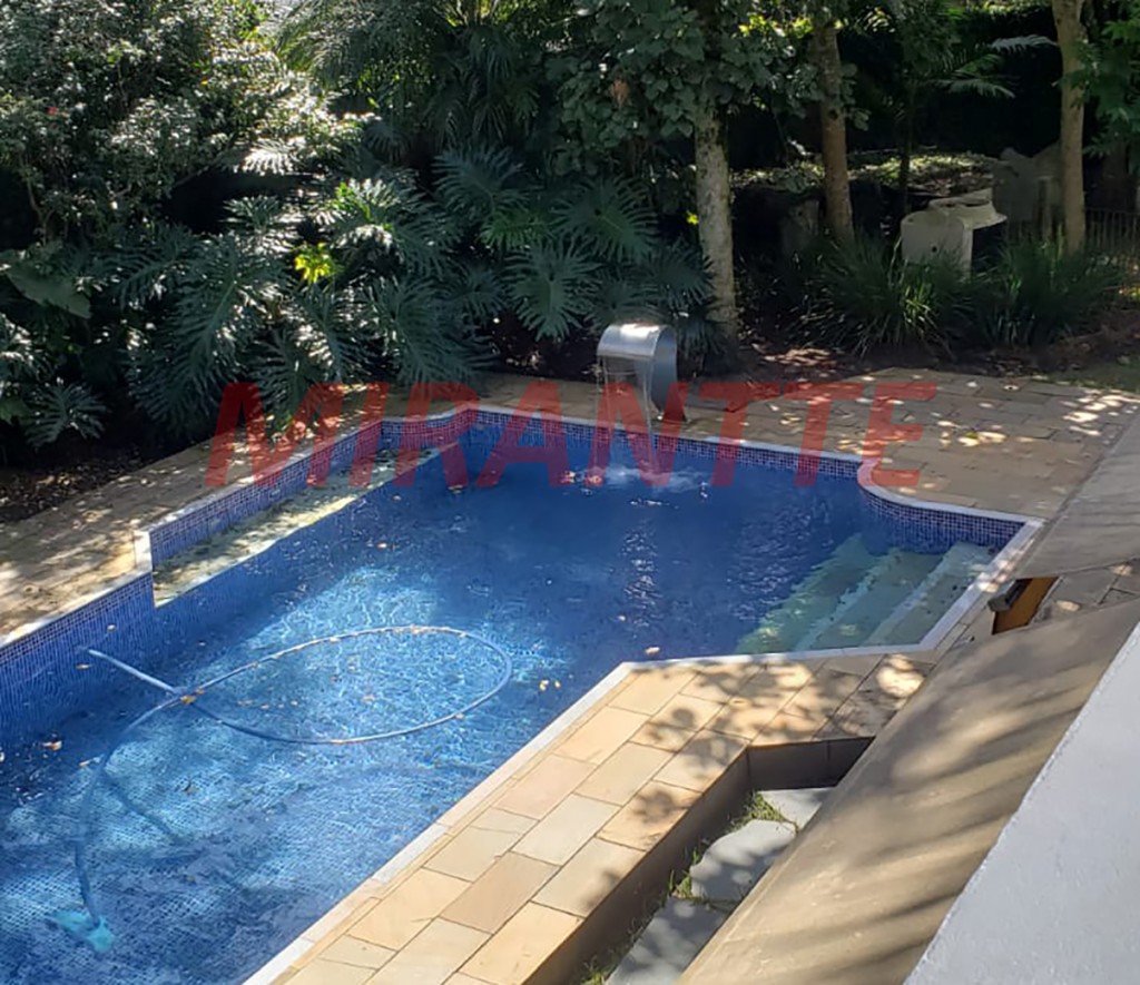 Sobrado de 500m² com 4 quartos em Jardim Ibiratiba