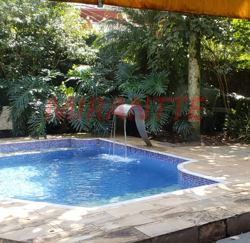 Sobrado de 500m² com 4 quartos em Jardim Ibiratiba