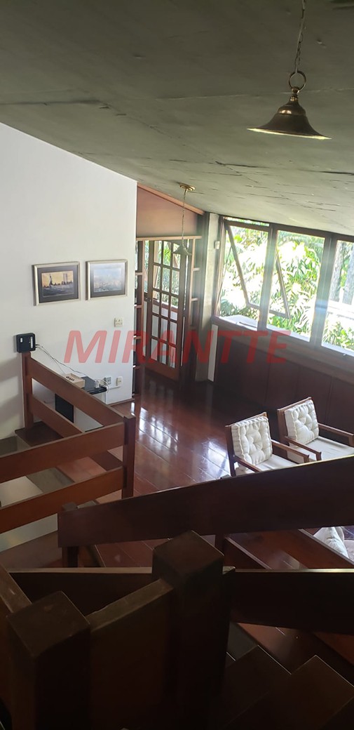 Sobrado de 500m² com 4 quartos em Jardim Ibiratiba