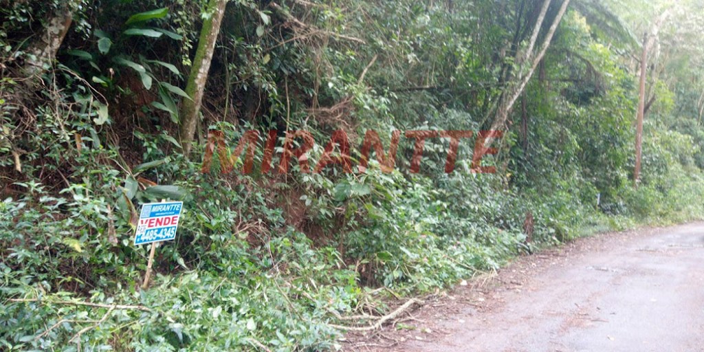 Terreno de 1586m² em Serra da Cantareira