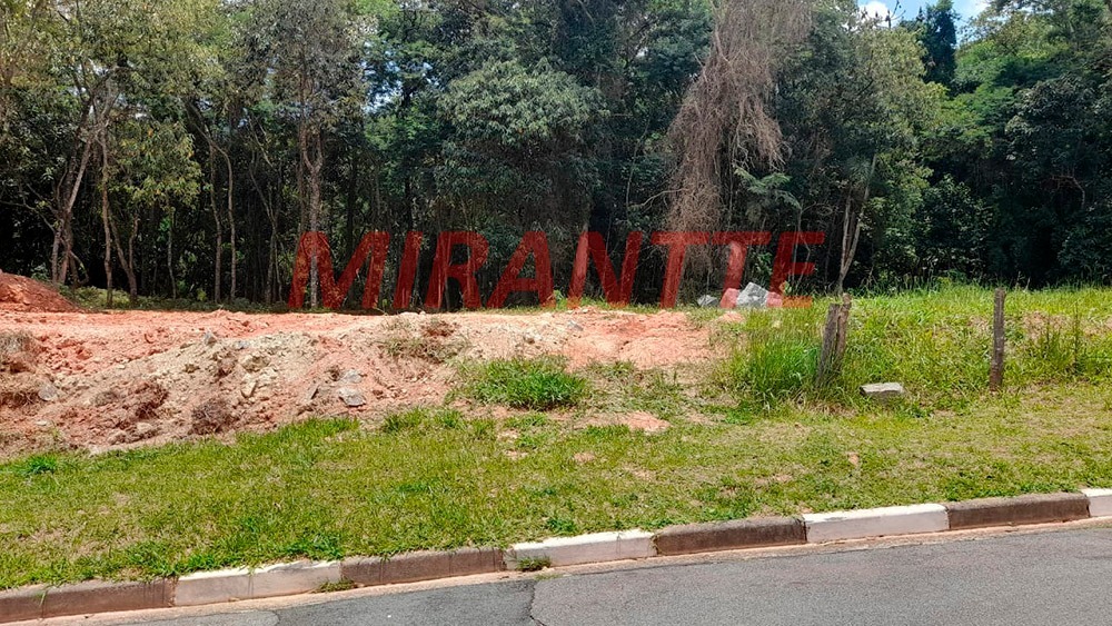 Terreno de 421m² em Jardim Peri