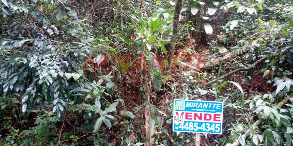 Terreno de 1952m² em Serra da Cantareira