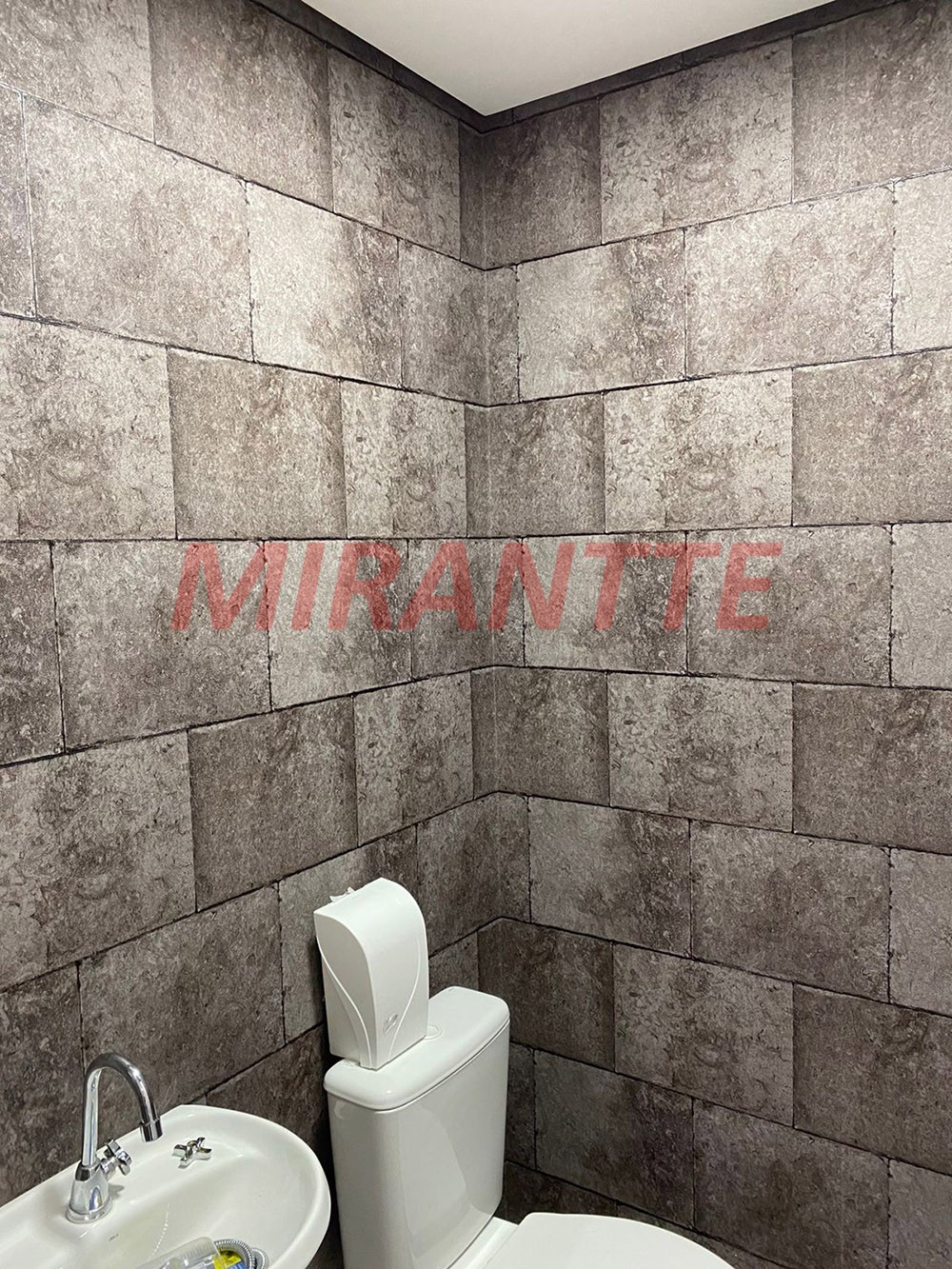 Conjunto comercial em Santana