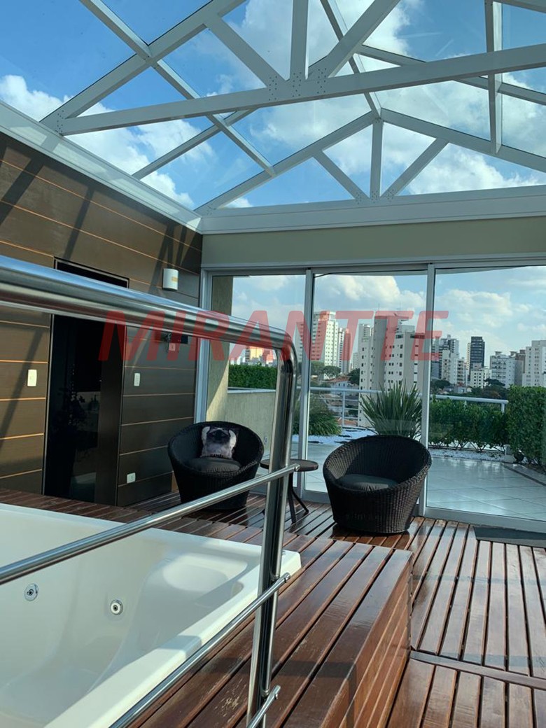 Sobrado de 791m² com 4 quartos em Água Fria