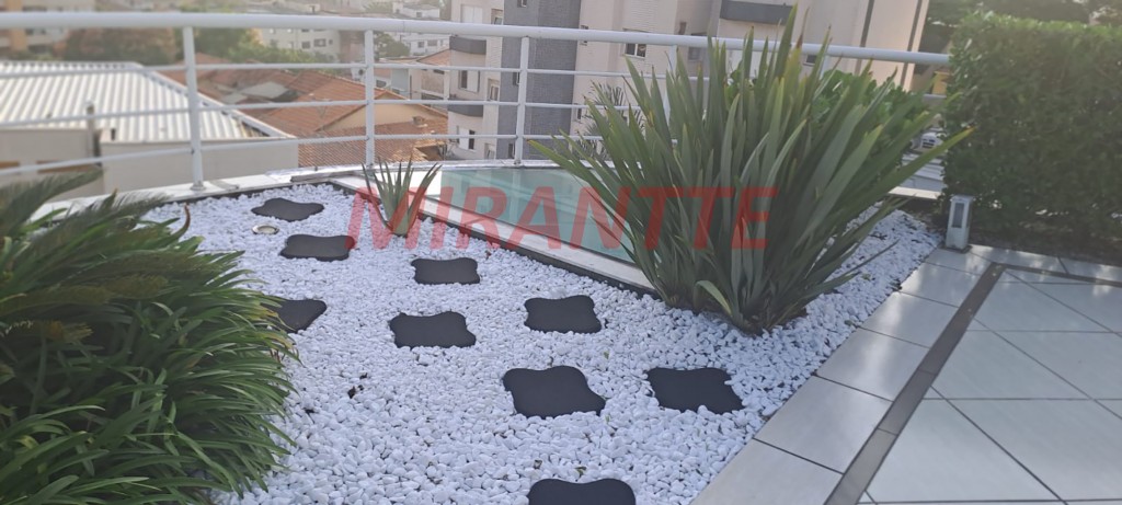 Sobrado de 791m² com 4 quartos em Água Fria