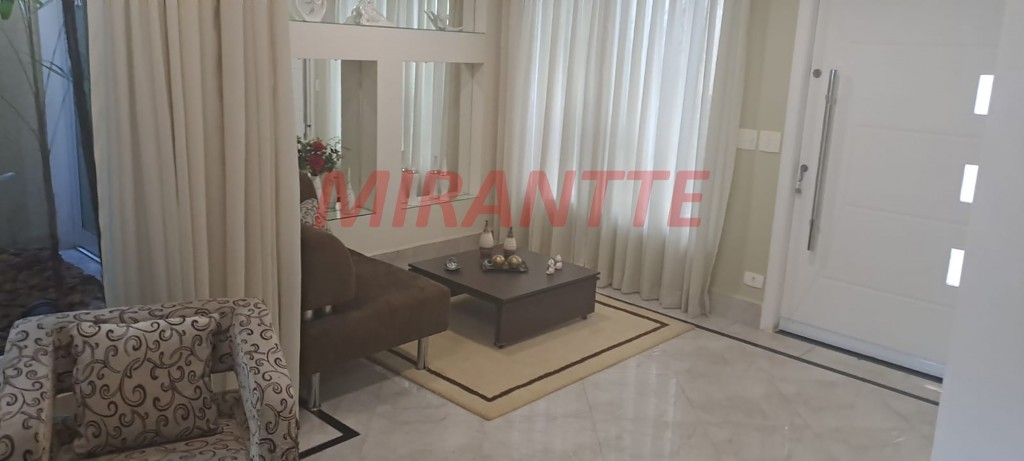 Sobrado de 791m² com 4 quartos em Água Fria
