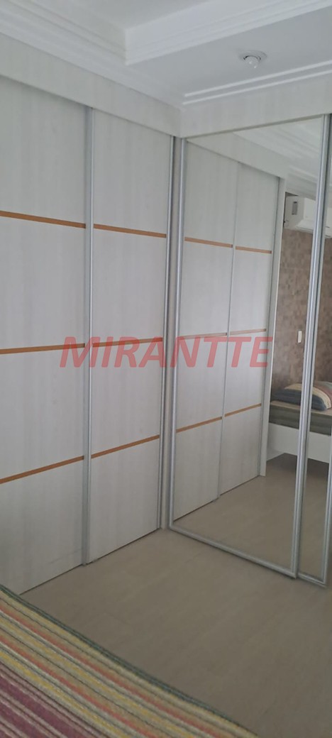 Sobrado de 791m² com 4 quartos em Água Fria