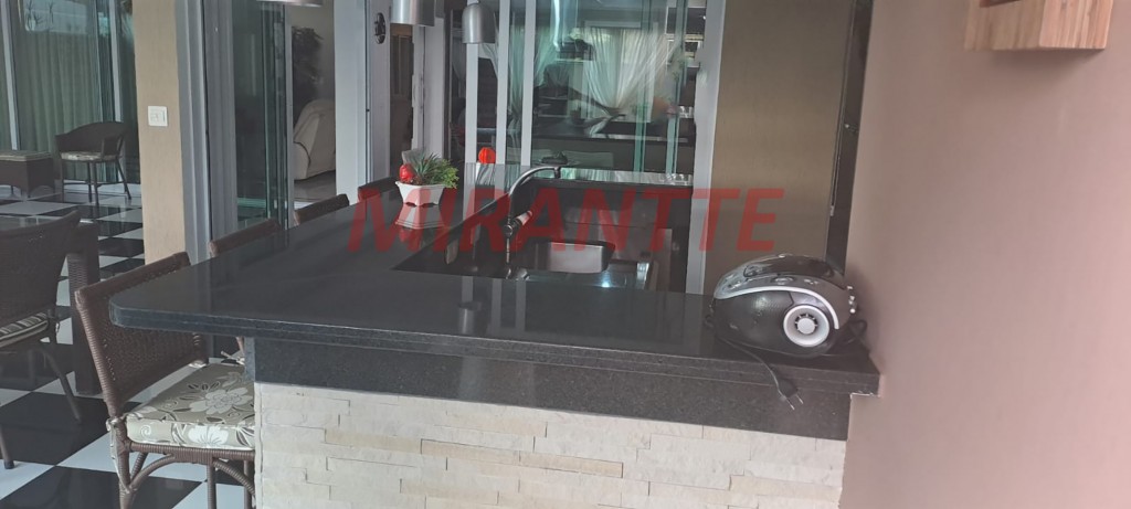 Sobrado de 791m² com 4 quartos em Água Fria