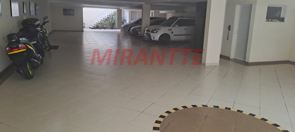 Sobrado de 791m² com 4 quartos em Água Fria