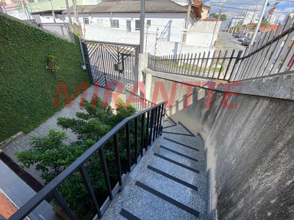 Sobrado de 247m² com 3 quartos em Vila Santa Terezinha