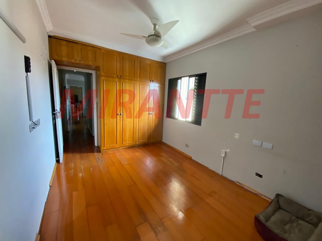 Sobrado de 247m² com 3 quartos em Vila Santa Terezinha