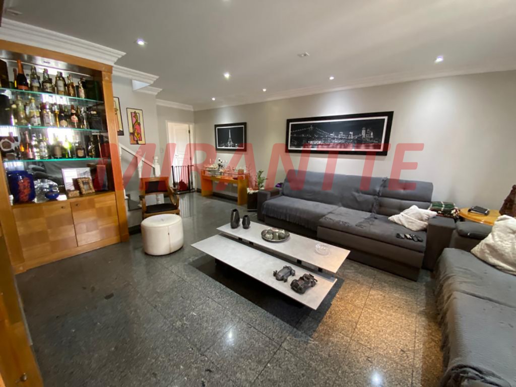 Sobrado de 247m² com 3 quartos em Vila Santa Terezinha