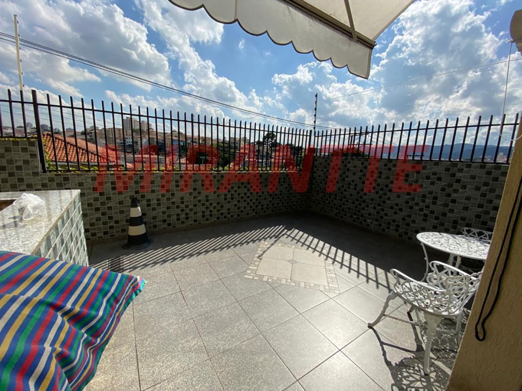 Sobrado de 247m² com 3 quartos em Vila Santa Terezinha