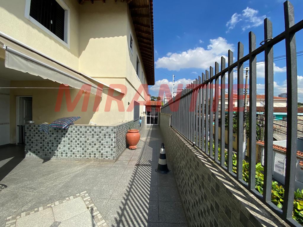 Sobrado de 247m² com 3 quartos em Vila Santa Terezinha