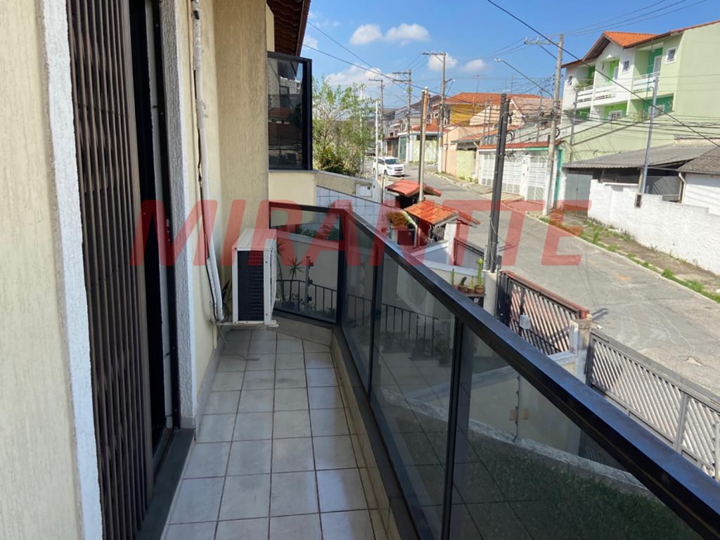 Sobrado de 247m² com 3 quartos em Vila Santa Terezinha