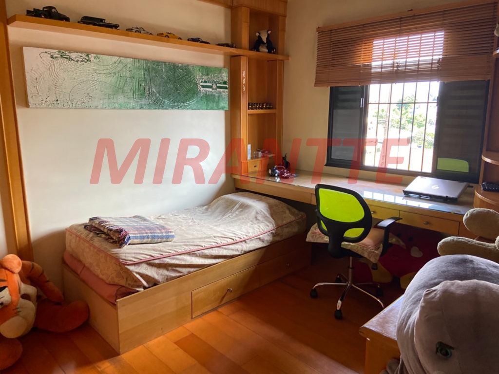 Sobrado de 247m² com 3 quartos em Vila Santa Terezinha