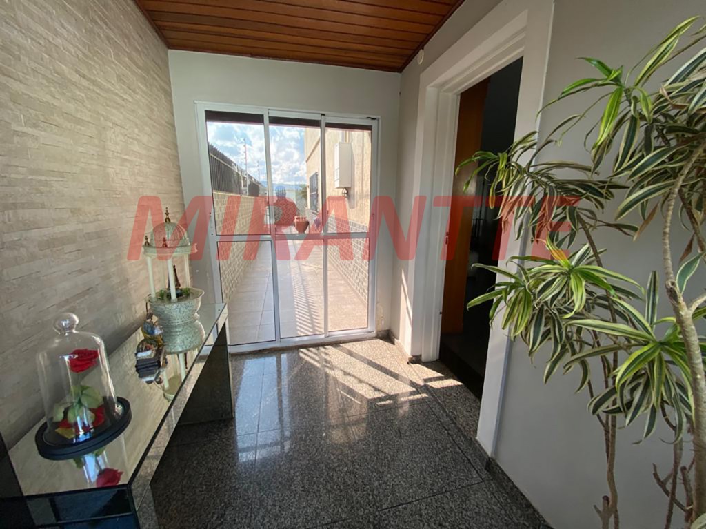 Sobrado de 247m² com 3 quartos em Vila Santa Terezinha