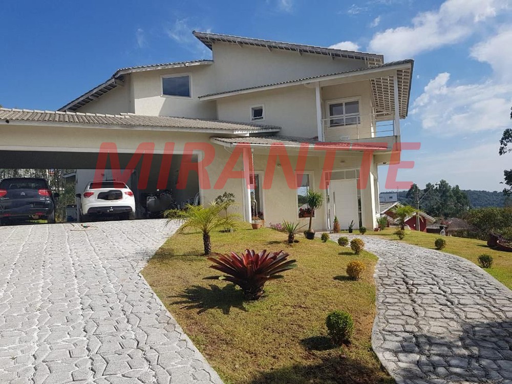 Sobrado de 490m² com 4 quartos em Serra da Cantareira