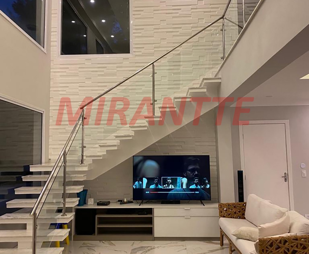 Cond. fechado de 293m² com 4 quartos em Serra Da Cantareira