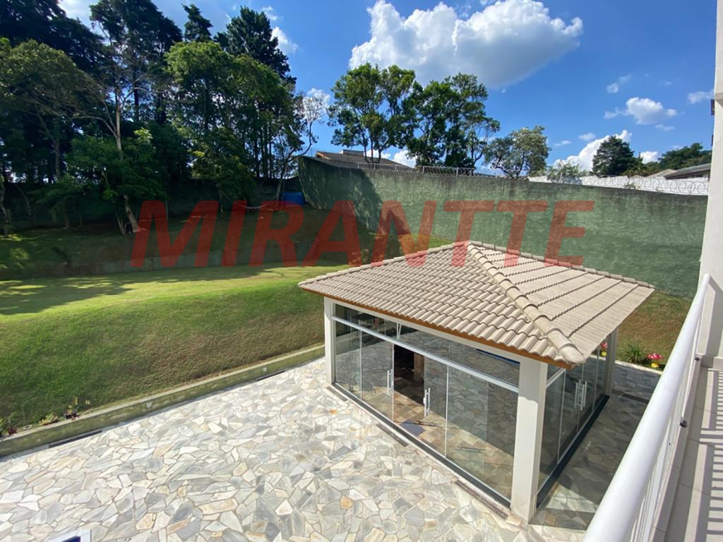 Cond. fechado de 293m² com 4 quartos em Serra Da Cantareira