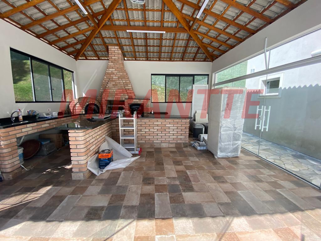 Cond. fechado de 293m² com 4 quartos em Serra Da Cantareira