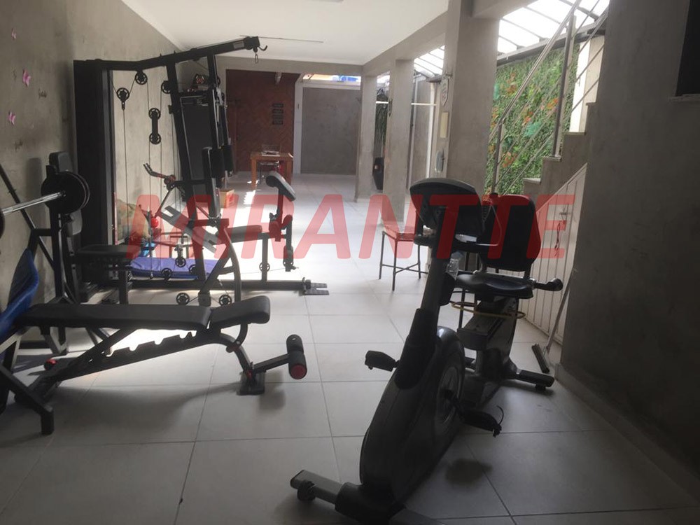 Sobrado de 412m² com 4 quartos em Vila Santa Teresinha