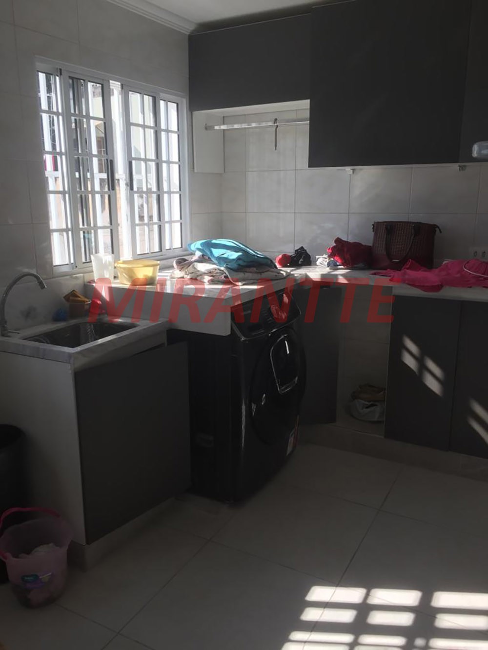 Sobrado de 412m² com 4 quartos em Vila Santa Teresinha